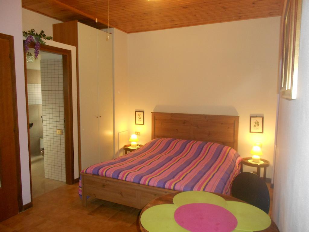 I Vigneti Bed & Breakfast Salionze Ruang foto